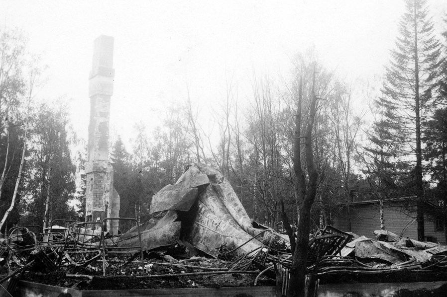 Сотиласкоти (Дом воина) руины 1941г. (вид с Антинкату).jpg