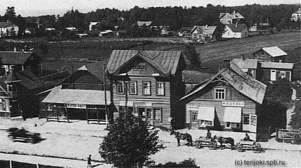 Виертотие старый кинотеатр 1920е здание справа от к-т. достроено..jpg