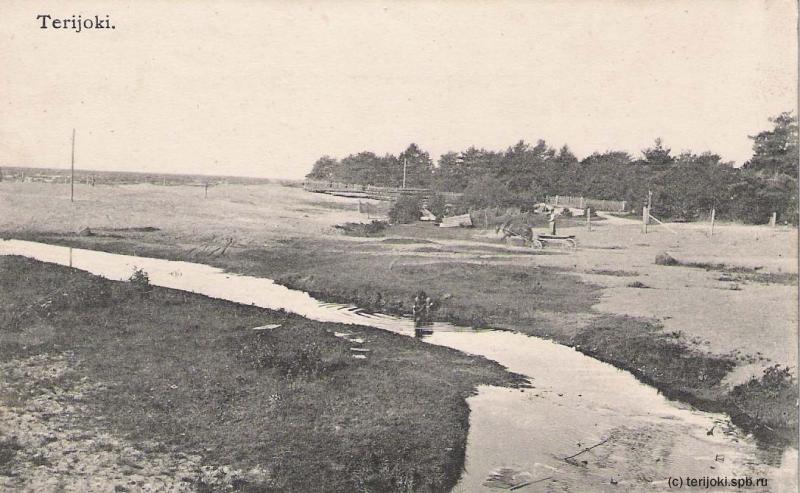 устье Тери-йоки 4-2 вид с мостика на место спас.станц. osv_terijoki_river_1910.jpg