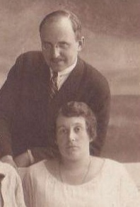 Сидяковы Сергей Николаевич и Лидия Павловна 1920е.jpg