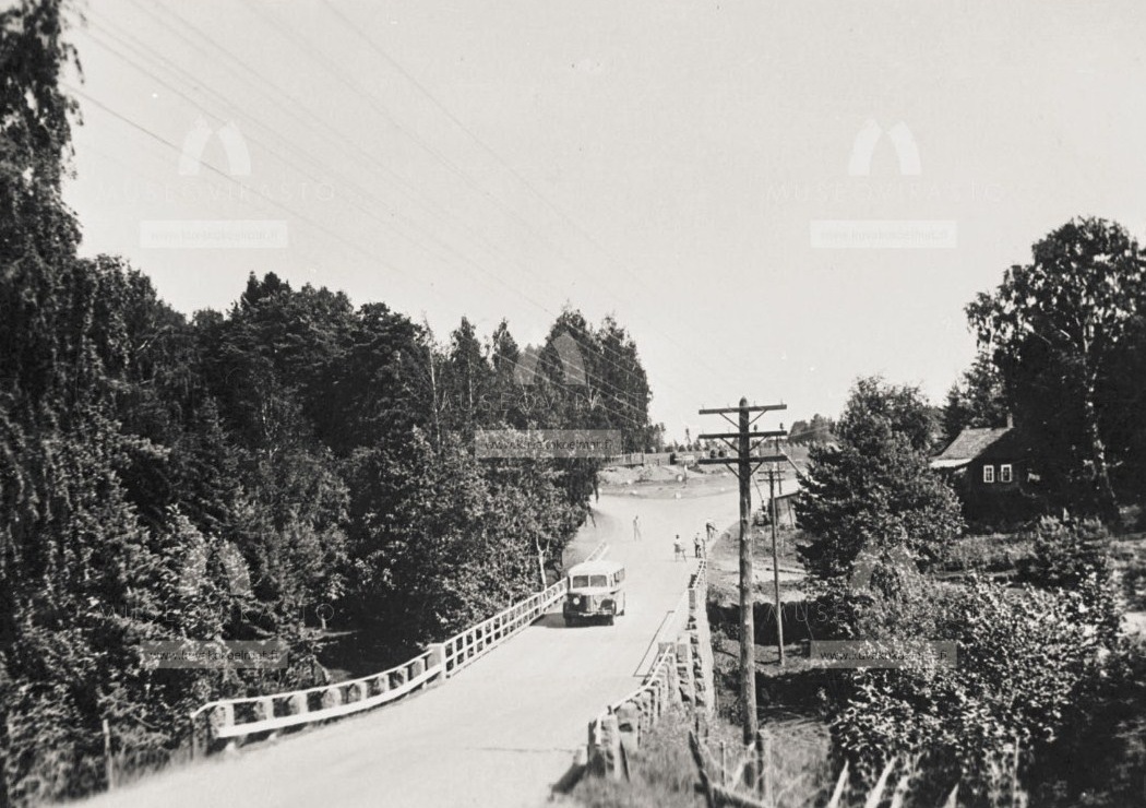Ваммельсуу мост. вид к Терийокам 1930е (с автобусом).jpg