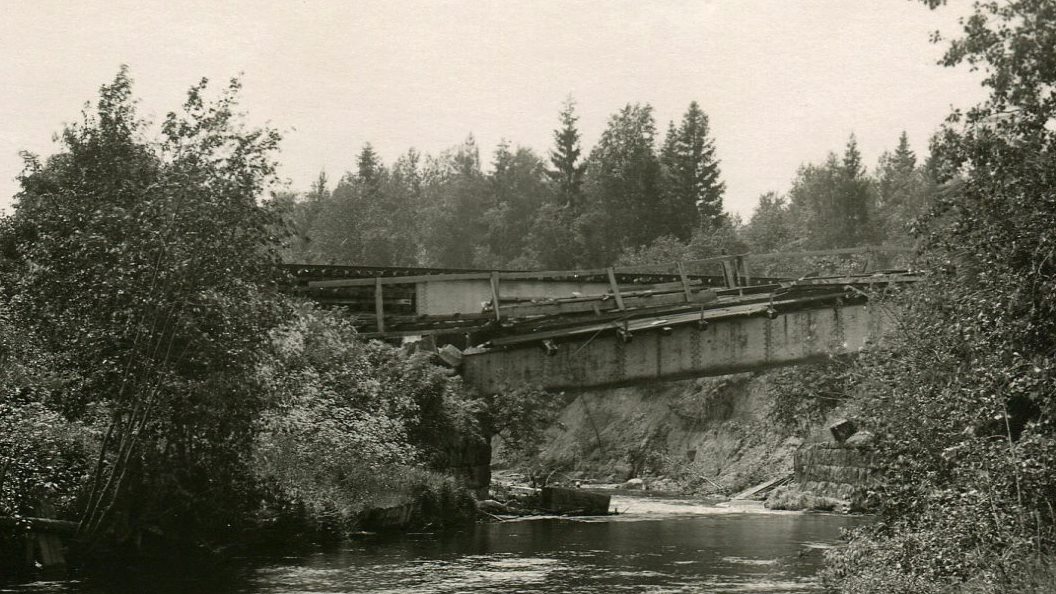 03 Мост 1925 по течению.jpg
