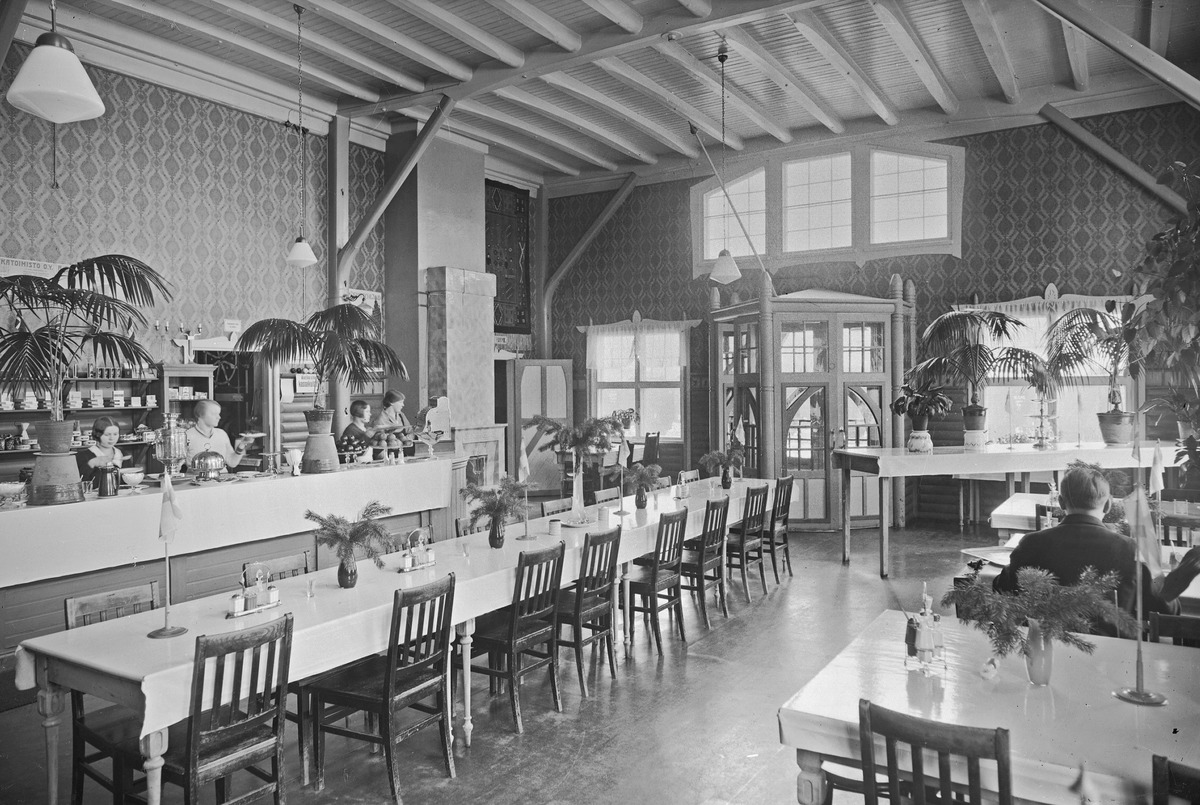 Ресторан на вокзале. 1934.