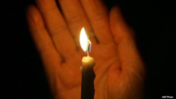 2009_0828_candle_light.jpg