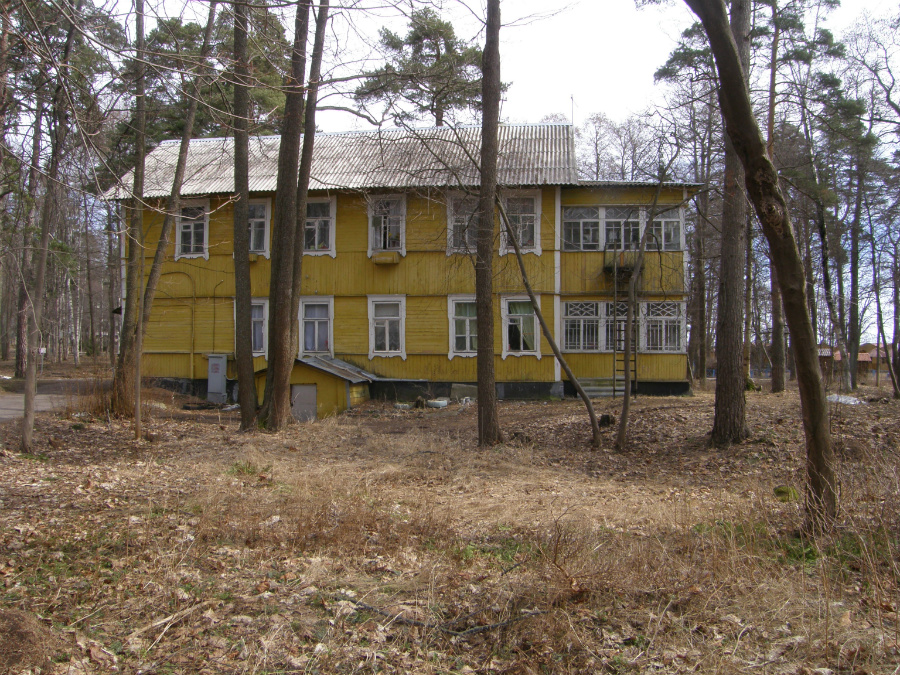 P4290173=ближняя к кам.вилле дача ,,1.jpg