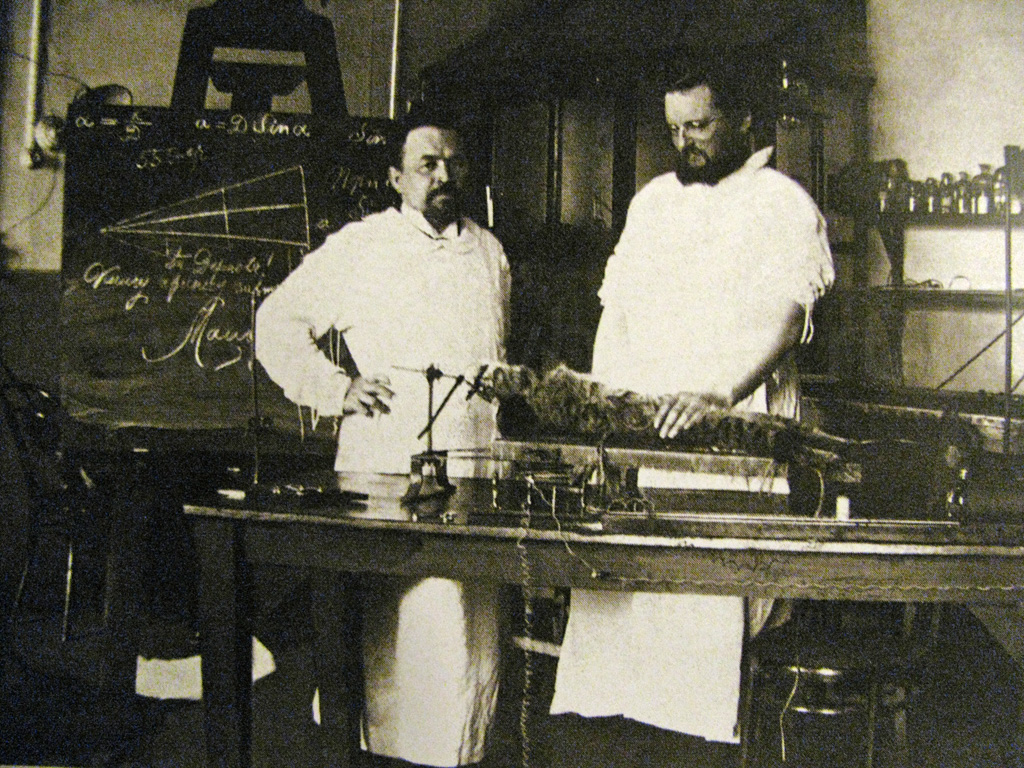 Введенский и Ухтомский в лаборатории