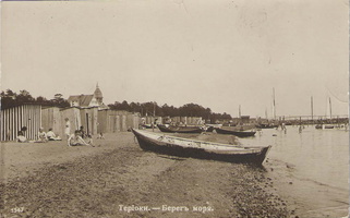 osv_terijoki_gulf_1913: Терийоки. Берег моря. На заднем плане видно здание яхт-клуба. 1912-1913 гг.