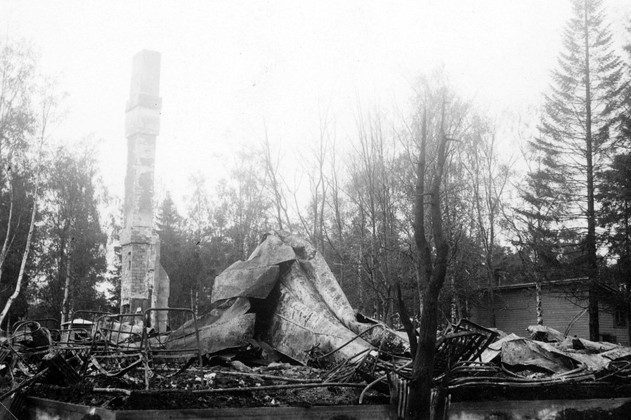 Сотиласкоти (Дом воина) руины 1941г. (вид с Антинкату).jpg