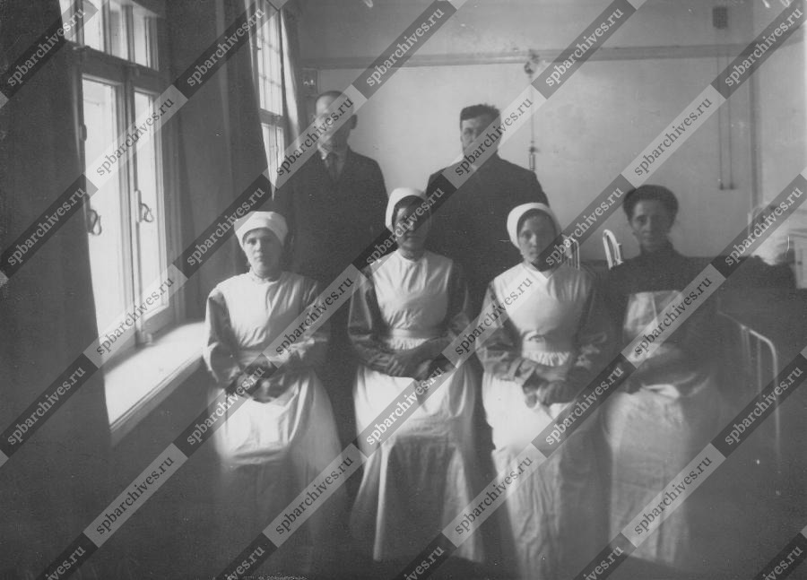 Обслуживающий персонал лазарета.jpg