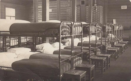 Kasarmi sisältä.jpg