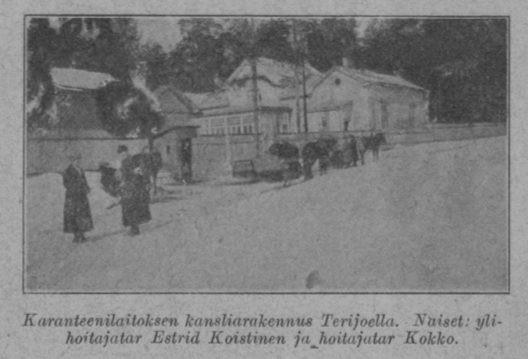 вилла Гершельмана 1921 Здание канцелярии карантинных мероприятий в Терийоках. Слева 2 мед.сестры.jpg