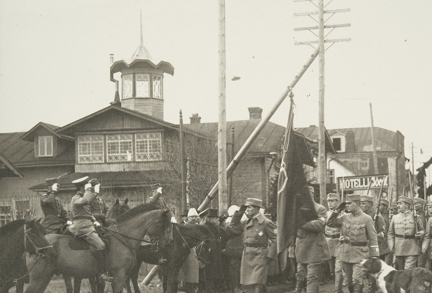 дом Хиивы 1918 - отель и кофейня Идеал..jpg