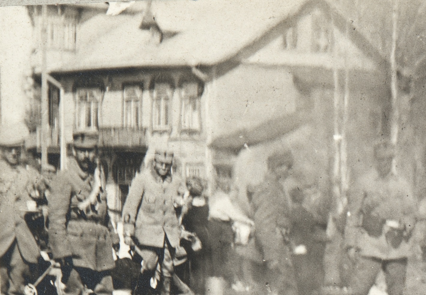 дом Салмелы угловой 1918г. балкон.jpg