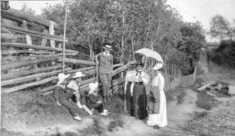 графы Мой - 1-сын Гуго, 3-сын Йоганн 5-племянница Хедвига.jpg