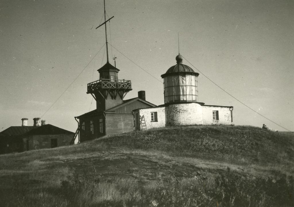 маяк северный 1930е-.jpg