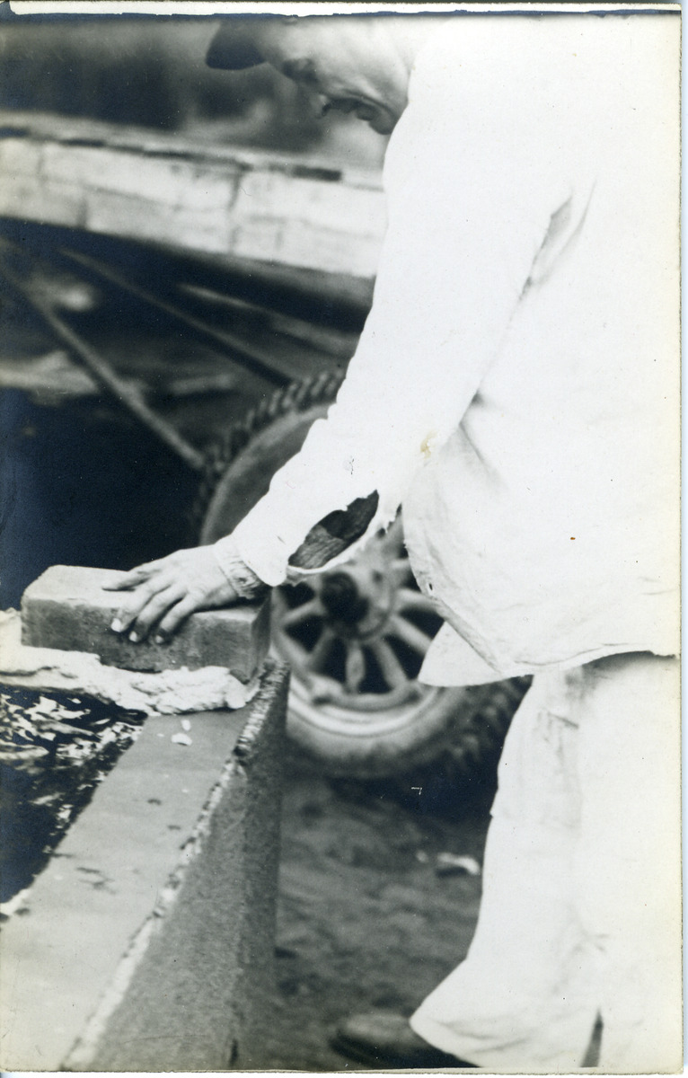Новая кирха Каннельярви 1932 первый кирпич.jpg