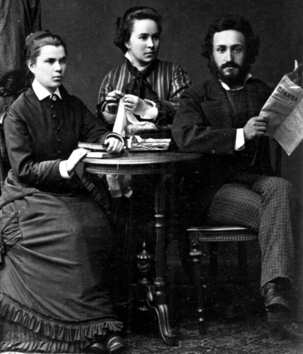 Федоров Е.С., Людмила и ее сестра Эмилия 1882.jpg