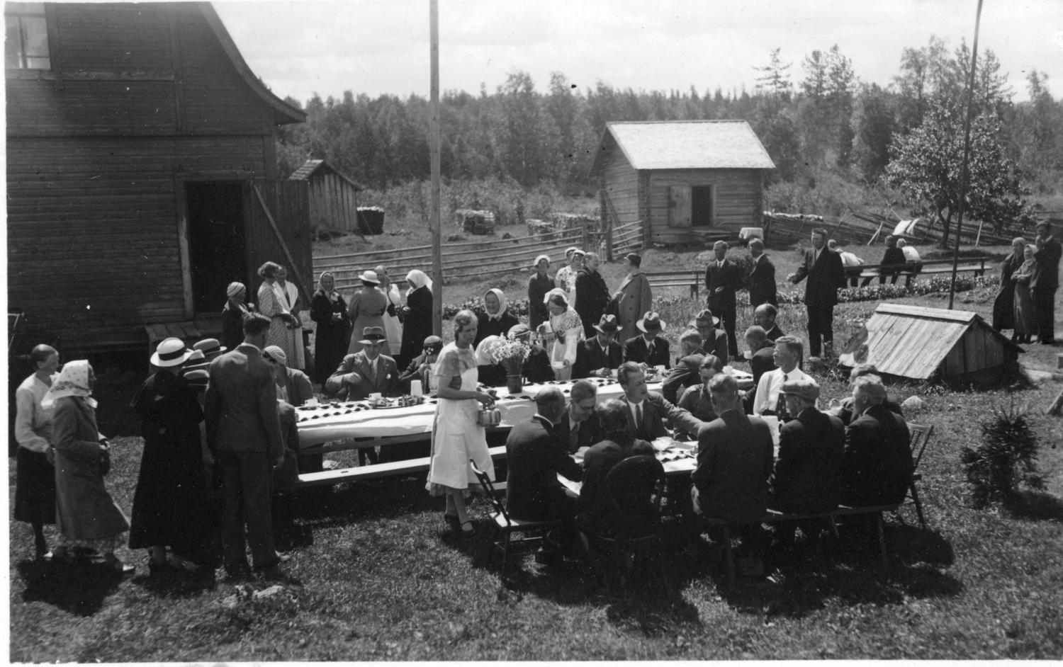 семья Пааволайнен Вуотта 1936г. один из домов семьи.jpg