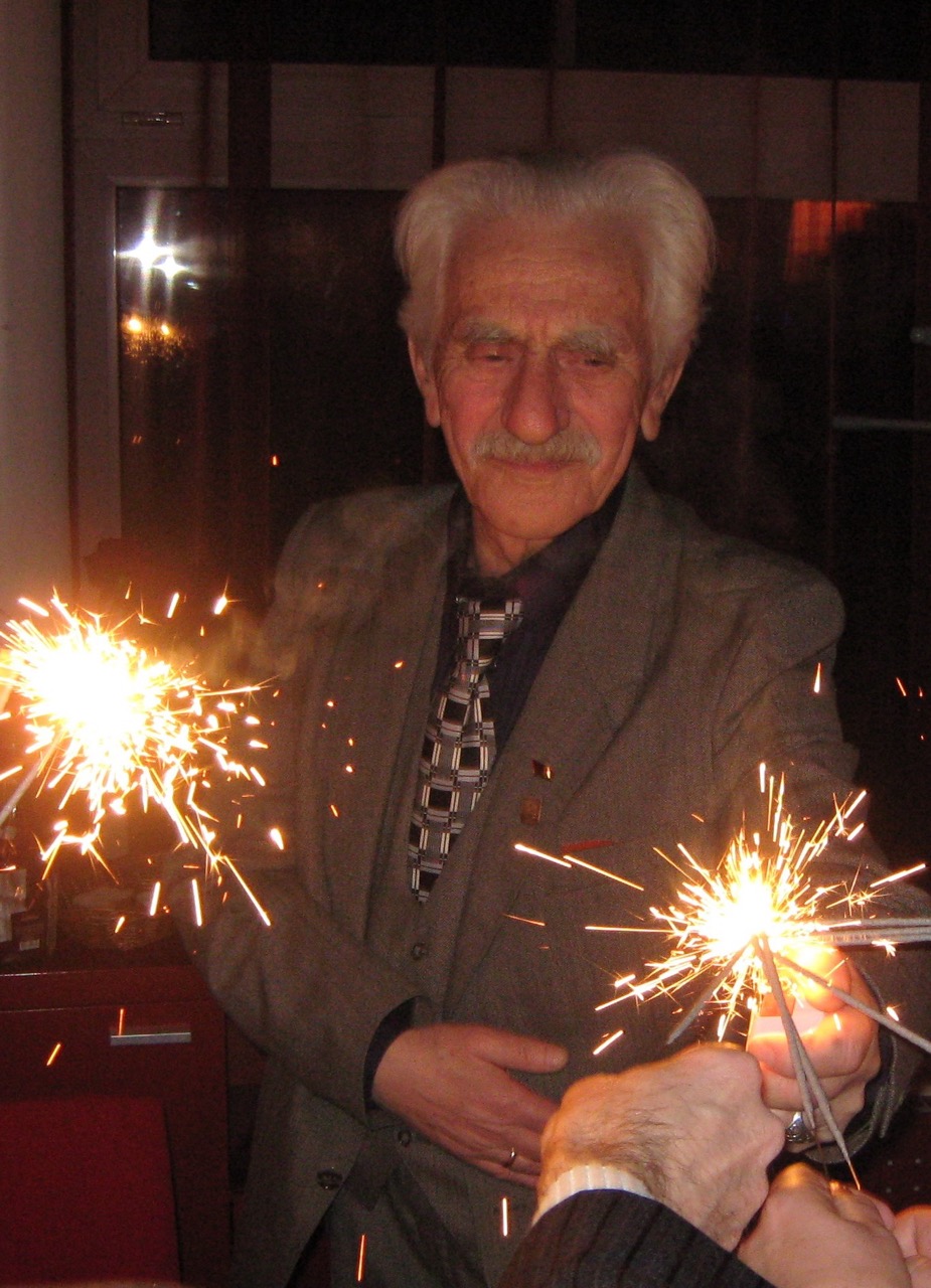 В кругу друзей, 2012.JPG