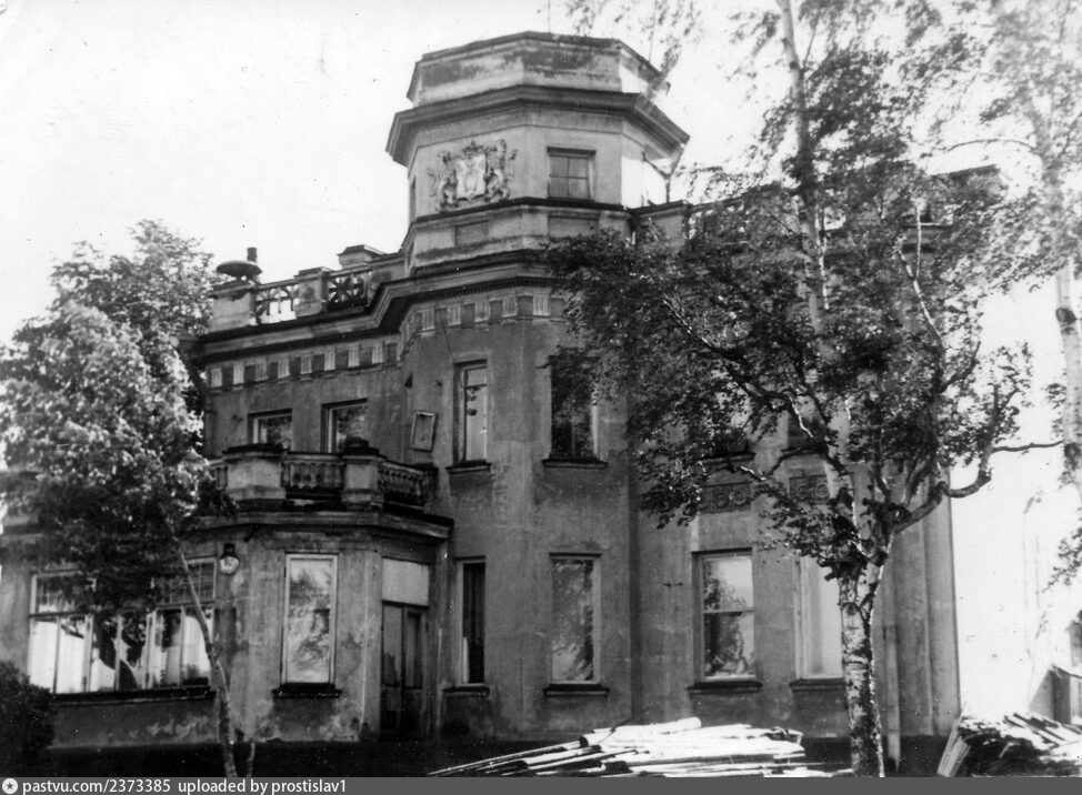 вилла Стаценко на Крестовском о. 1960е.jpg