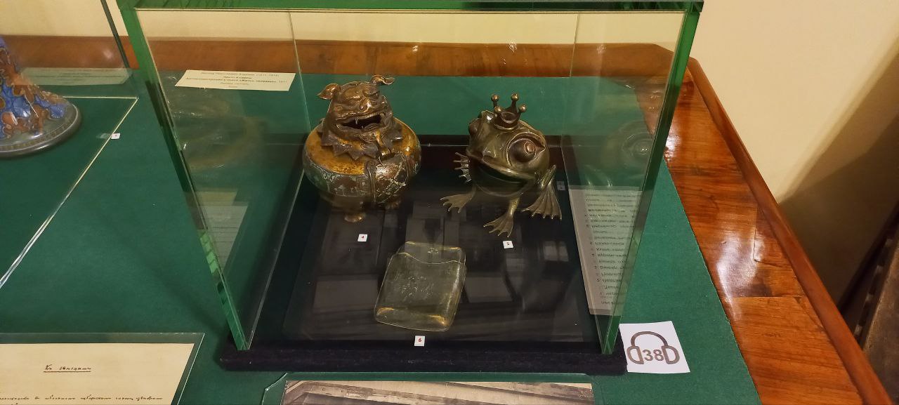 4. ЛА. Экспозиция_ стол3.jpg