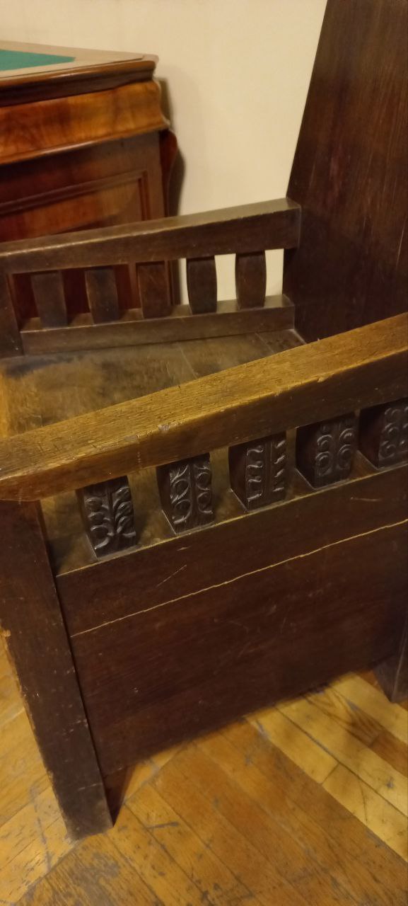 7. ЛА. Экспозиция_ стул3.jpg