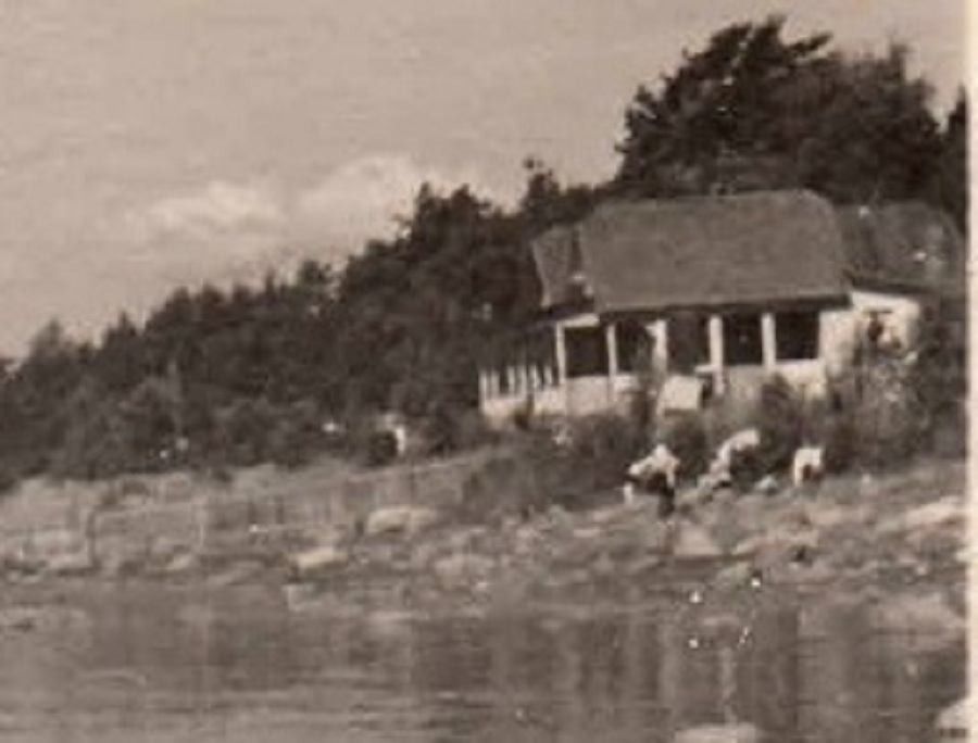 павильон 1948 - необшитый.jpg