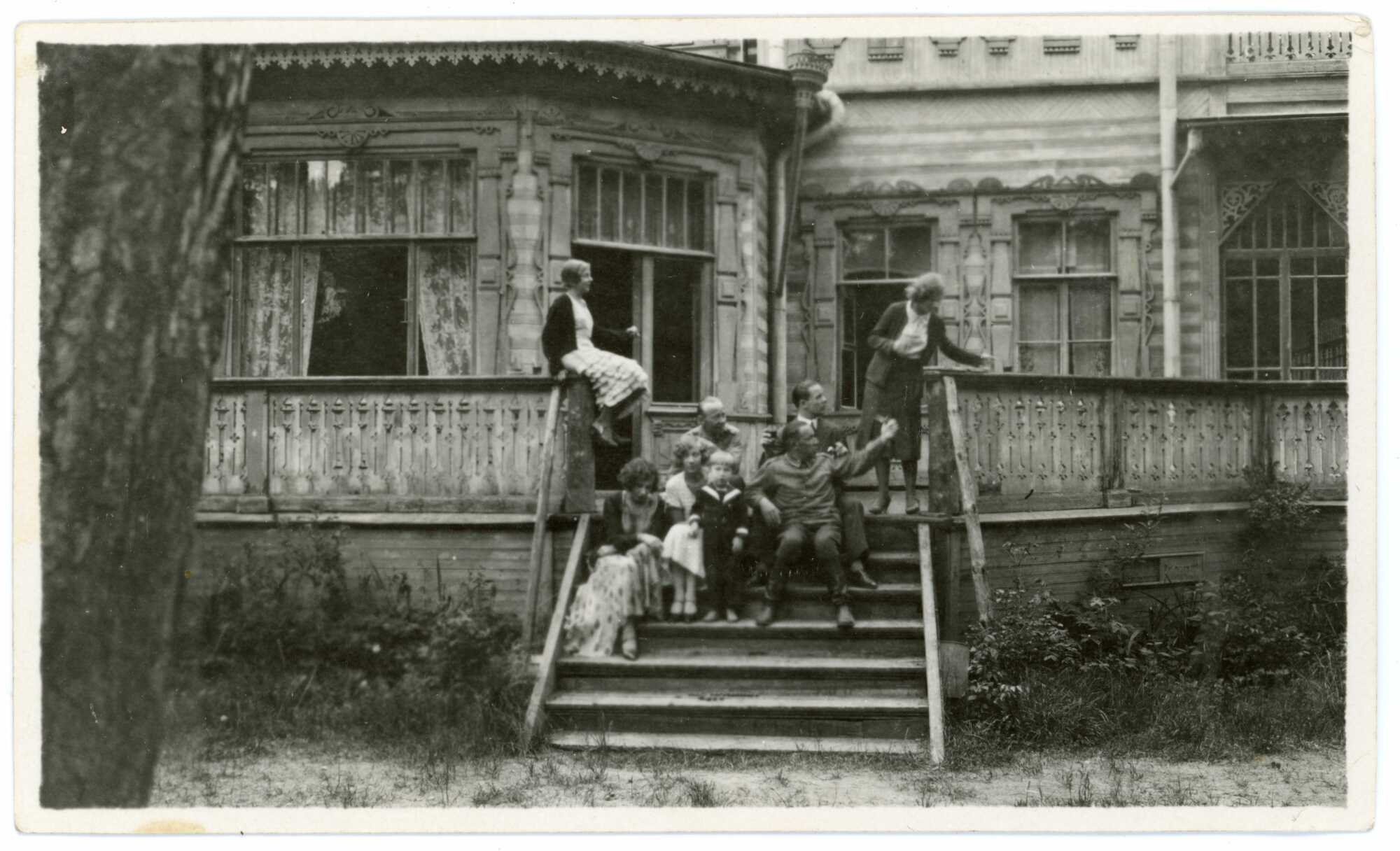 Group photo on the steps of a handsome villa in Terijoki in the summer of 1931.jpg