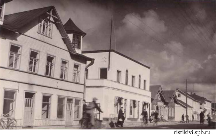 дом Хейна слева..jpg