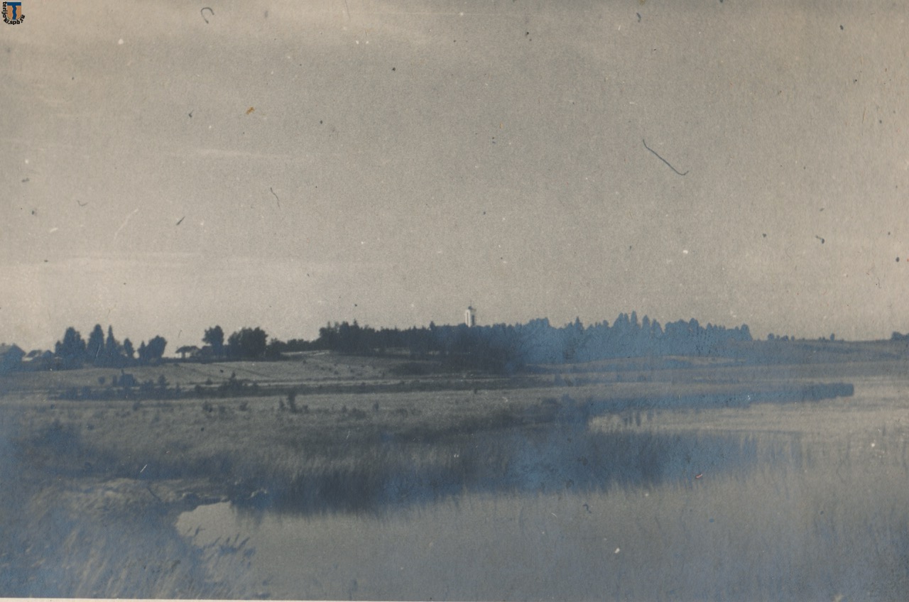 кирха 1949 вид от озера.jpg