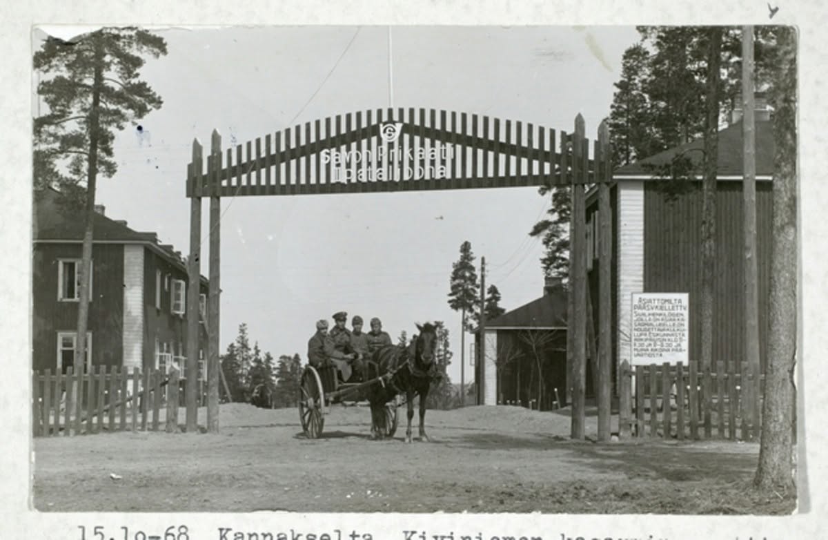 Kiviniemen kasarmin portti Sakkolassa_192x.jpg