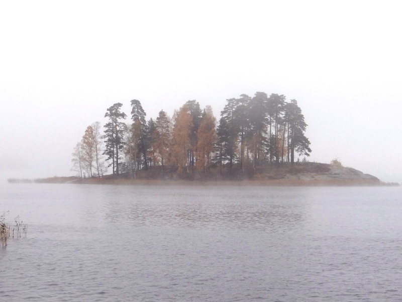 Вот собстна сам остров осенью