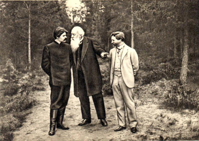 12. А.М. Горький, В.В. Стасов, И.Е. Репин на "Аллее Пушкина" в "Пенатах" 18 августа 1904 года. - 12. А.М. Горький, В.В. Стасов, И.Е. Репин на "Аллее Пушкина" в "Пенатах" 18 августа 1904 года.
(с) Из коллекции kotjar Penaty_1962-12.jpg