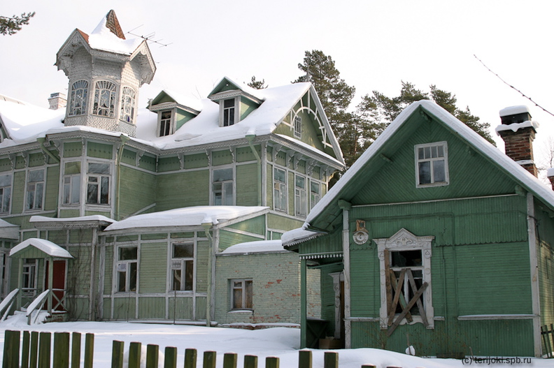 Март 2005 г.
(с) Фото Р. М. Даянова pechi_Komarovo_Otrada-1.jpg