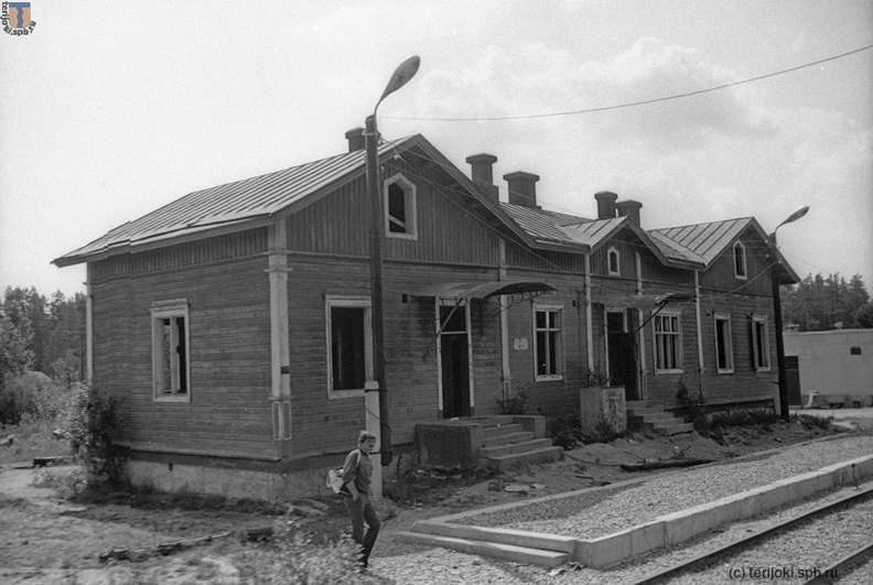 Здание старого вокзала в Боровинке, ок. 1990 г. - Здание старого вокзала в Боровинке.
Фото: А. Морозов, ок. 1990 г. am_Borovinka_1990-02.jpg