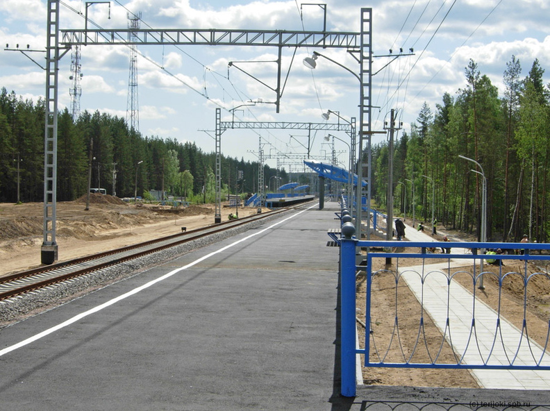 Реконструкция остановочного пункта 78 км в 2012 году. Новая чётная платформа (направление к Санкт-Петербургу) - Реконструкция остановочного пункта 78 км в 2012 году. Новая чётная платформа (направление к Санкт-Петербургу)
Фото: Д. Верёвкин, 28 мая 2012 г. dv_78km-06.jpg