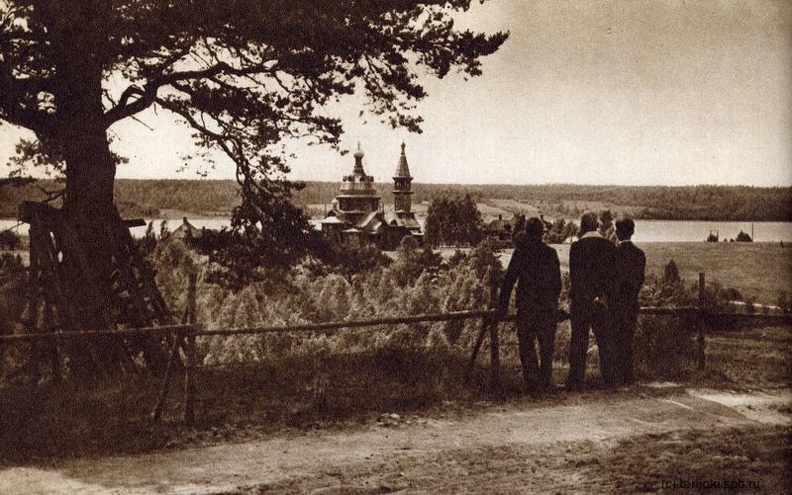 Православная церковь Уусикиркко. Из фотоальбома "Rakas Entinen Karjala" (1947, из-во W.S.O.Y., Порво) - Православная церковь Уусикиркко. Из фотоальбома "Rakas Entinen Karjala" (1947, из-во W.S.O.Y., Порво).
Скан предоставлен М. Браудзе Uusikirkko_ortodoksin_kirkko.jpg