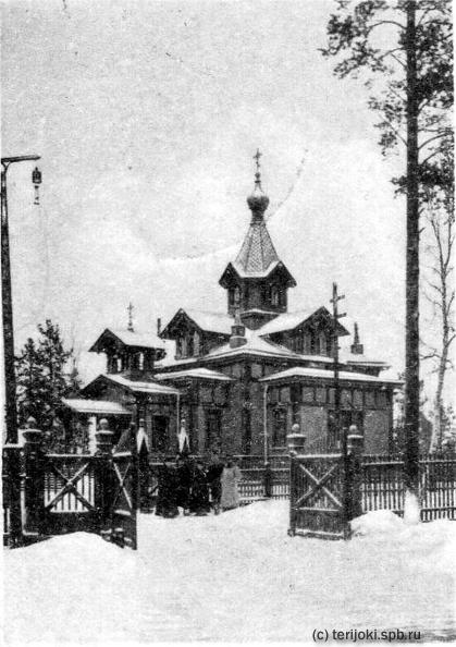Первая, деревянная церковь св. Александра Невского в Халила, построенная в 1892-93 по проекту Е. Лебурде. Сгорела в 1905. - Первая, деревянная церковь св. Александра Невского в Халила, построенная в 1892-93 по проекту Е. Лебурде. Сгорела в 1905. Фрагмент открытки, предположительно, начало 1900-х гг.
(c) Из коллекции kotjar ok_Halila_church.jpg