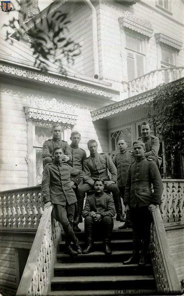 Надпись на финском на обороте: В Тюрисевя, сентябрь 1920г.
(с) Из коллекции С. Ренни sr_Tyriseva_1920-01.jpg