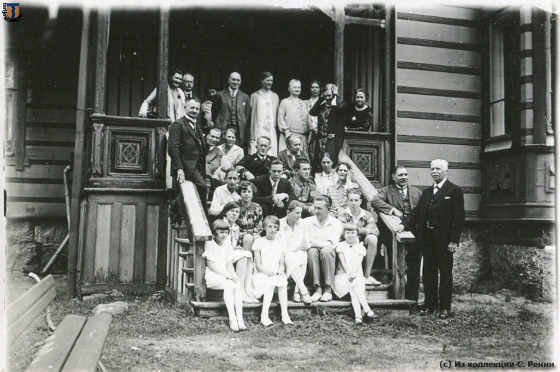 Терийоки. У дачи Кинга. Из фотоальбома неизвестной финской семьи, 1930-е гг.
(с) Из коллекции С. Ренни sr_Terijoki_King_193x-02.jpg
