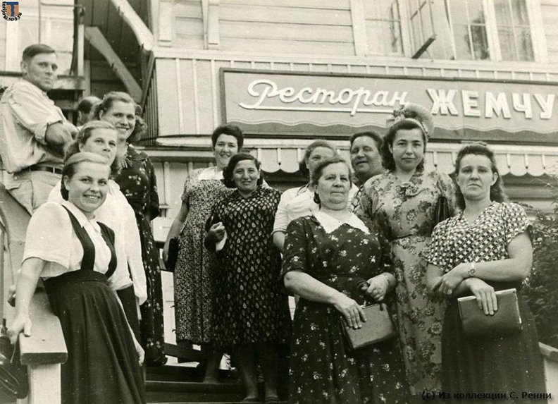 Зеленогорск. Отдыхающие у ресторана Жемчужина (бывш. вилла Лепони ), август 1955 г.
(с) Из коллекции С. Ренни sr_Zel_Zhemchuzhina_1955.jpg