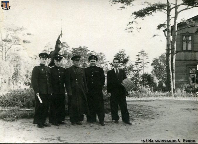 Военный санаторий на территории усадьбы Авенариуса - Святополк-Мирской, 1950-е гг.
(с) Из коллекции С. Ренни sr_Tarhovka_Avenarius_195x-02.jpg