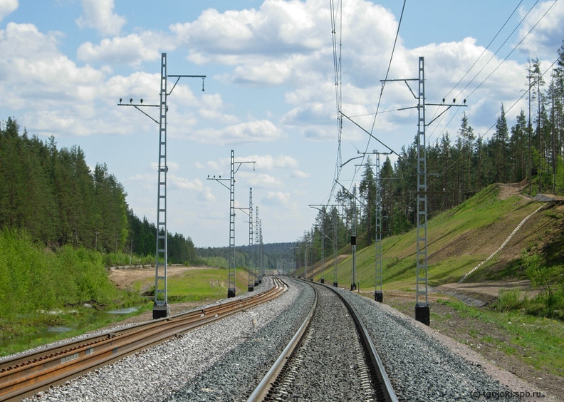 Перегон Сосново – Лосево-1. Кривая 83 км, вид в сторону Сосново. Фото: Д. Верёвкин, 28.05.2012 г. DV_Sosnovo-Petäjärvi_2012-20.JPG