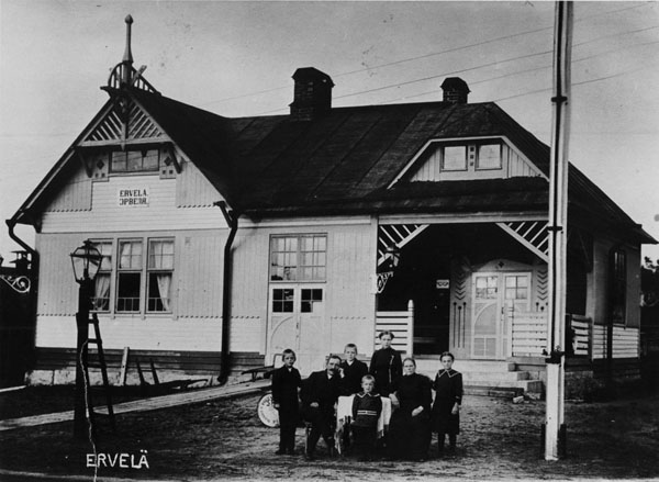 Эрвеля вокзал ф.1913 семья Виллберг-Вуорисало.jpg
