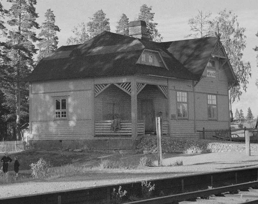 Аккахарью вокзал 1943 (фрагм. SA Kuva 137059).jpg