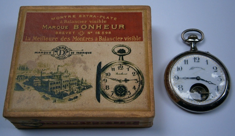 часы Bonheur и фирменная коробка 1910е.jpg