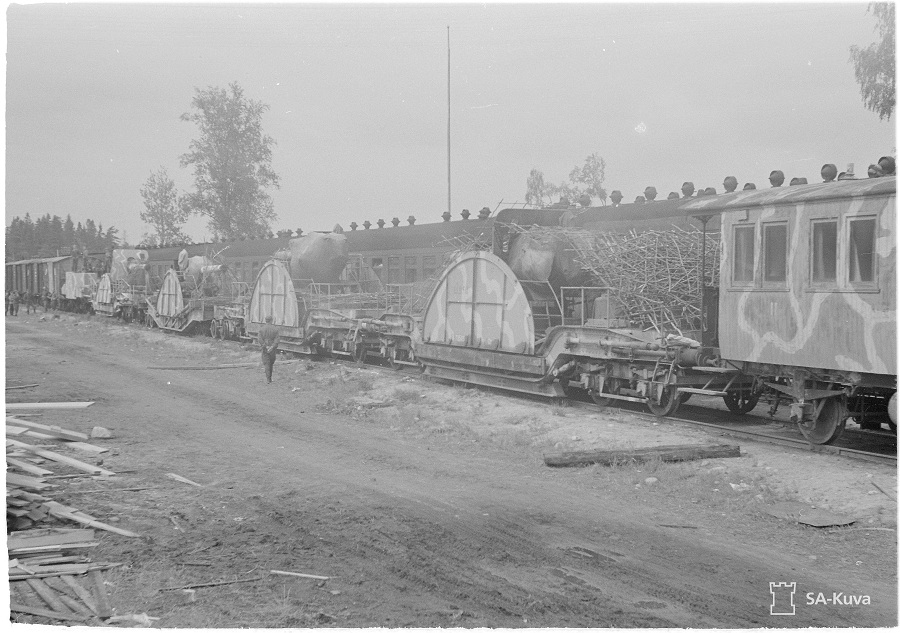 153692 Нурми поезд с зенитными устан. Nurmi 1944.06.17.jpg