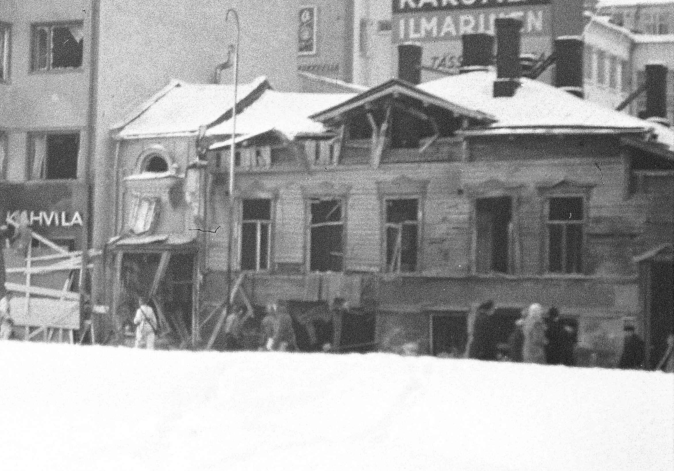 1940. Возможно во втором доме семья проживала. Здесь дом пострадал от Зимней войны.