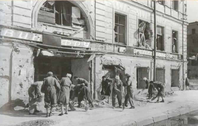 дом Цолликофер на Забалканском(Московском ) 1942.jpg