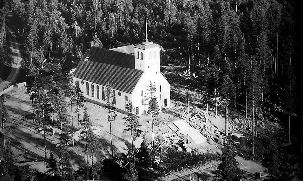 Lentovalokuva-1935-valmistuneesta-Vuoksenrannan-kirkosta.jpg